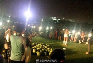 保安吃瓜群众,揭秘社区里的和谐共处之道